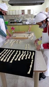 Estudiantes de la Escuela Especial N°14 asisten al Taller de Panadería