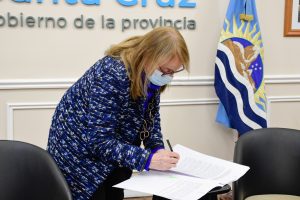 El Gobierno Provincial firmó un convenio con Fabricaciones Militares para adquirir equipamiento