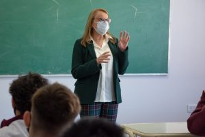 Alicia inauguró un nuevo Núcleo Educativo y entregó viviendas en Perito Moreno