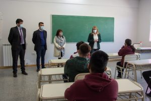 Alicia inauguró un nuevo Núcleo Educativo y entregó viviendas en Perito Moreno