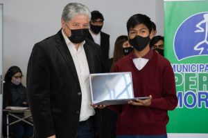 Alicia inauguró un nuevo Núcleo Educativo y entregó viviendas en Perito Moreno