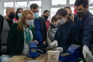 Alicia inauguró un nuevo Núcleo Educativo y entregó viviendas en Perito Moreno