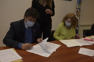 El Gobierno de Santa Cruz firmó nuevos convenios del programa “Descuentos Mayores”