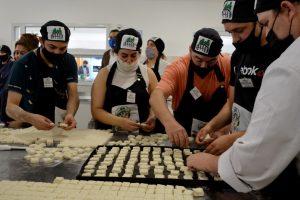 Alicia recorrió la panadería de la Asociación de Padres Pro Ayuda al Discapacitado