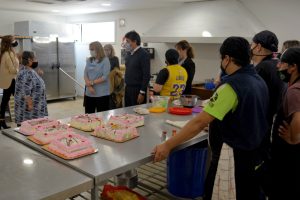Alicia recorrió la panadería de la Asociación de Padres Pro Ayuda al Discapacitado