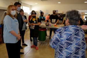 Alicia recorrió la panadería de la Asociación de Padres Pro Ayuda al Discapacitado