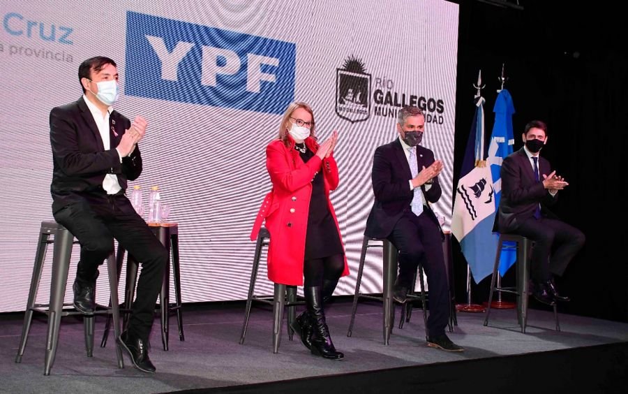 Alicia participó del anuncio de la realización del proyecto “Estaciones de Servicio del Futuro”