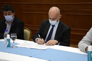 El Gobierno firmó convenios que fortalecen las áreas de niñez de Río Gallegos, Caleta Olivia y Gobernador Gregores