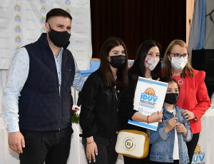 Alicia participó en el acto de entrega de viviendas y certificados de posesión de tierras en Río Gallegos