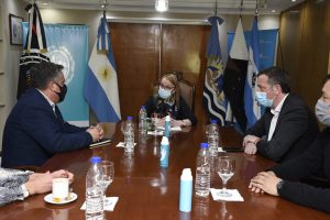 Alicia recibió a representante de la empresa Newmont - Cerro Negro en Casa de Gobierno