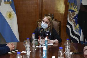 Alicia recibió a representante de la empresa Newmont - Cerro Negro en Casa de Gobierno
