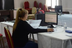 Parte del gabinete recorrió la sala de situación