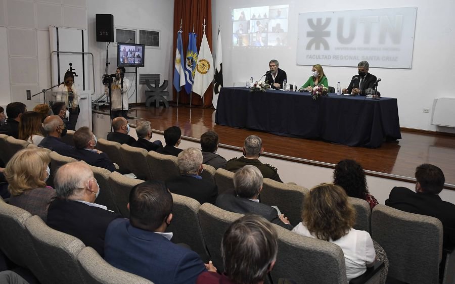 Alicia celebró la presentación de la carrera de Ingeniería en Energía en Santa Cruz