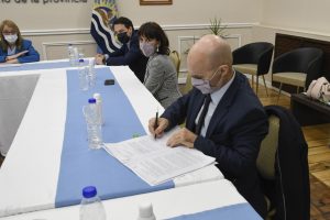 El Gobierno realizó la firma del acuerdo de prórroga con la empresa CGC