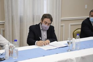 El Gobierno realizó la firma del acuerdo de prórroga con la empresa CGC