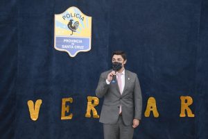 Alicia encabezó el acto central del Aniversario 137° de la Policía de Santa Cruz