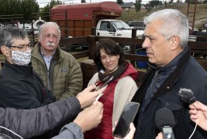 Julián Domínguez y Javier de Urquiza dialogaron con productores locales
