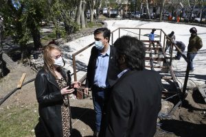 Alicia recorrió los avances de obra en la Plaza San Martín de Río Gallegos