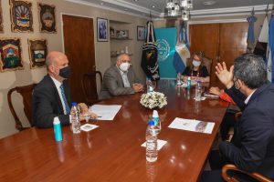 El Gobierno provincial firmó contratos para nuevos proyectos mineros en Santa Cruz