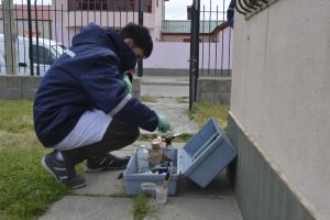 Servicios Públicos realiza controles de muestra de agua de la red de servicio