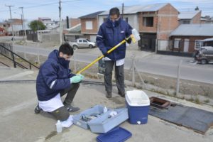 Servicios Públicos realiza controles de muestra de agua de la red de servicio