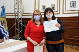 Alicia encabezó el acto de entrega de equipamiento a emprendedorxs de la Economía Social