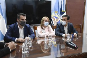 El Gobierno firmó un convenio para suministro de luminarias en Río Gallegos