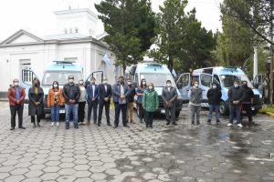 El Gobierno efectivizó la entrega de tres ambulancias de alta complejidad