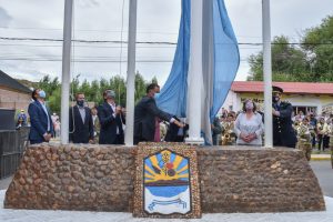 El Gobierno de Santa Cruz acompañó lo actos centrales del 74º Aniversario de Los Antiguos