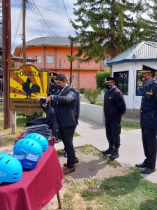 Se realizó la entrega de equipamiento para personal policial de Los Antiguos