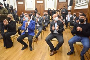 Alicia encabezó el acto de firma de contrato para la finalización de obra en la Ruta Nacional N° 3