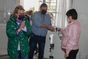 Alicia participó de la jornada de vacunación en la Escuela Primaria Provincial Nº 9 de El Calafate