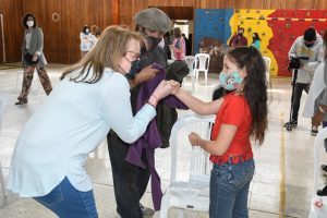 Alicia participó de la jornada de vacunación en la Escuela Primaria Provincial Nº 9 de El Calafate