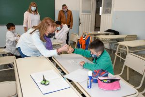 Alicia participó de la jornada de vacunación en la Escuela Primaria Provincial Nº 9 de El Calafate