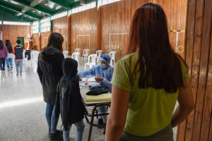 Estudiantes de El Calafate concurren a los dispositivos de vacunación contra el COVID – 19