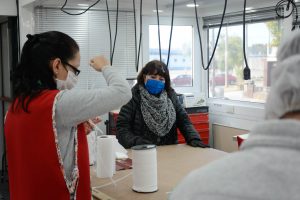 Educación promueve la confección solidaria de insumos para protección del Covid-19