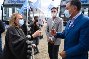 Alicia acompañó la presentación de las unidades de transporte público en Río Gallegos