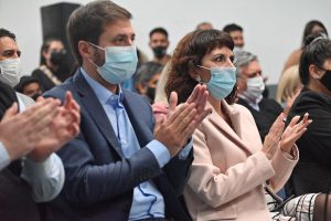 Alicia acompañó la presentación de las unidades de transporte público en Río Gallegos