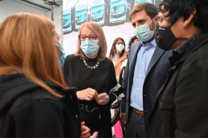 Alicia acompañó la presentación de las unidades de transporte público en Río Gallegos