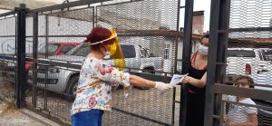 Educación inició la distribución de los cuadernillos didácticos impresos