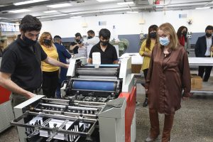 Alicia recorrió las instalaciones de la Imprenta y el Boletín Oficial