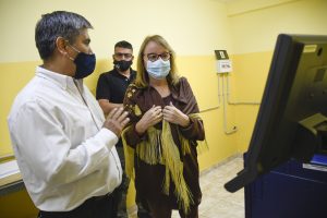 Alicia recorrió las instalaciones de la Imprenta y el Boletín Oficial