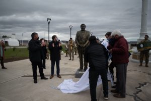 Autoridades Provinciales participaron de la inauguración del Paseo de los Presidentes de la Democracia en Río Gallegos
