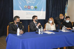 El Gobierno de Santa Cruz presentó los nuevos uniformes para las áreas de seguridad y fuerzas policiales