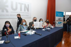 Alicia firmó un convenio para el proyecto del polo tecnológico en Santa Cruz