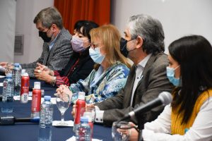 Alicia firmó un convenio para el proyecto del polo tecnológico en Santa Cruz