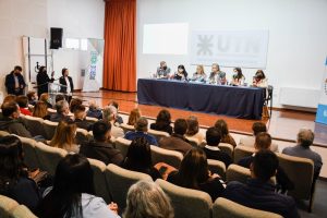 Alicia firmó un convenio para el proyecto del polo tecnológico en Santa Cruz