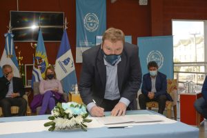 Alicia encabezó la firma de convenios destinados a la niñez junto a municipios