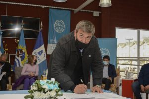Alicia encabezó la firma de convenios destinados a la niñez junto a municipios