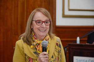 Alicia hizo entrega del Decreto de Homologación del CCT de Salud a lxs trabajadorxs